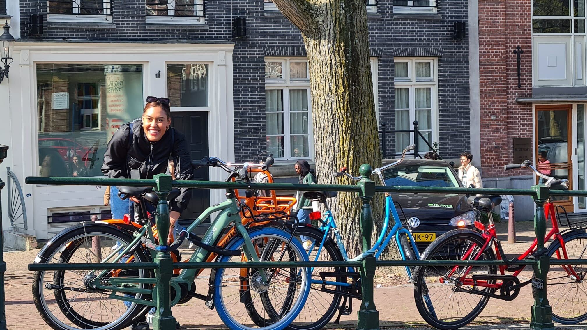Ook de overheid stapt op de leasefiets